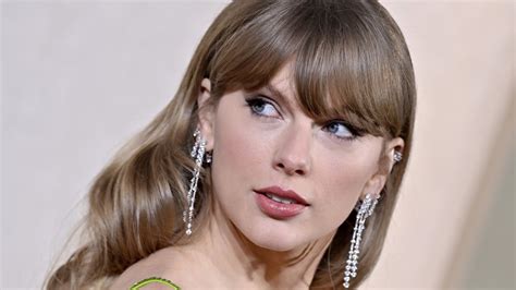 ai generated images of taylor swift nude|AI